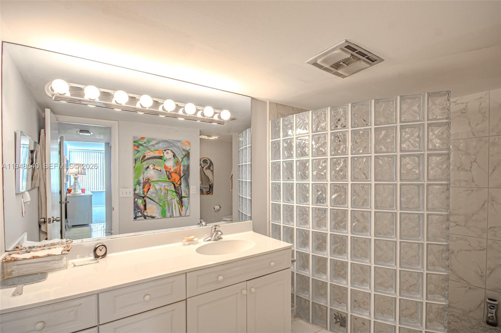 MAYFAIR HOUSE CONDO - Residential