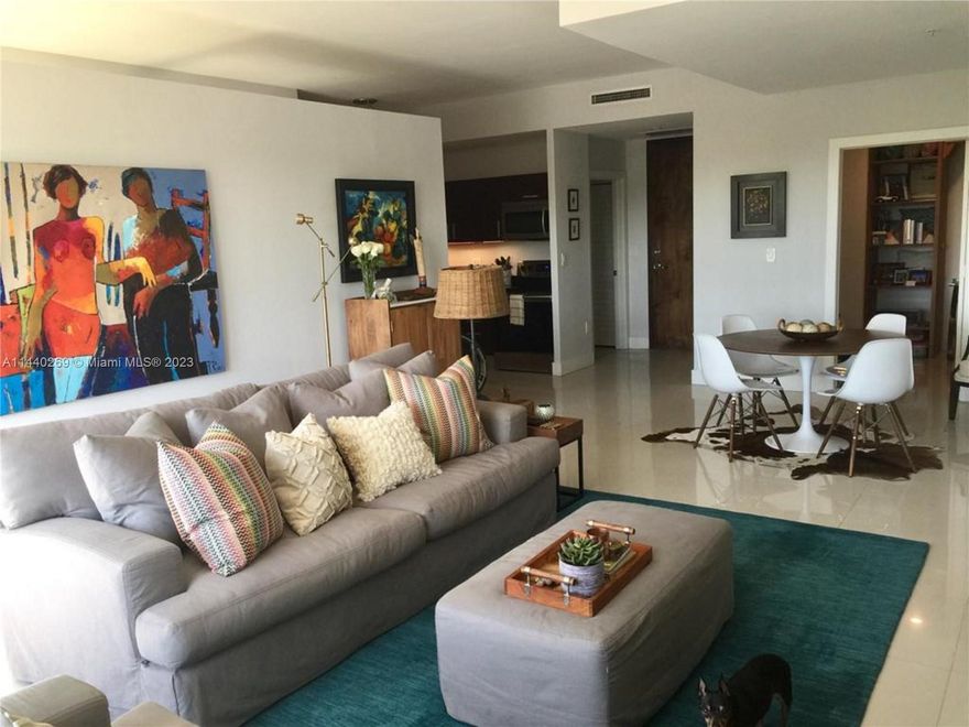 BOUTIQUE BUILDING IN THE HEART OF COCONUT GROVE, STEPS FROM EVERYTHING. EXTRA LARGE CORNER UNIT WITH SPACIOUS WALK IN CLOSET, UPDATED KITCHEN , ONE FULL BATHROOM PLUS GUEST BATHROOM, WASHER AND DRYER , NICE BALCONY WITH LOTS OF LIGHT. MODERN BLINDS  AND COVERED PARKING. BUILDING HAS POOL ON ROOFTOP. TENANT OCCUPIED UNTIL SEPT 24, PLEASE CALL LISTING AGENT WITH NOTICE FOR SHOWINGS.