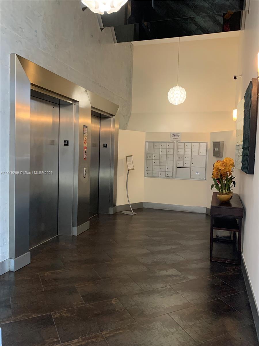 COCOSTYLE @ 3250 GRAND AV - Residential Lease