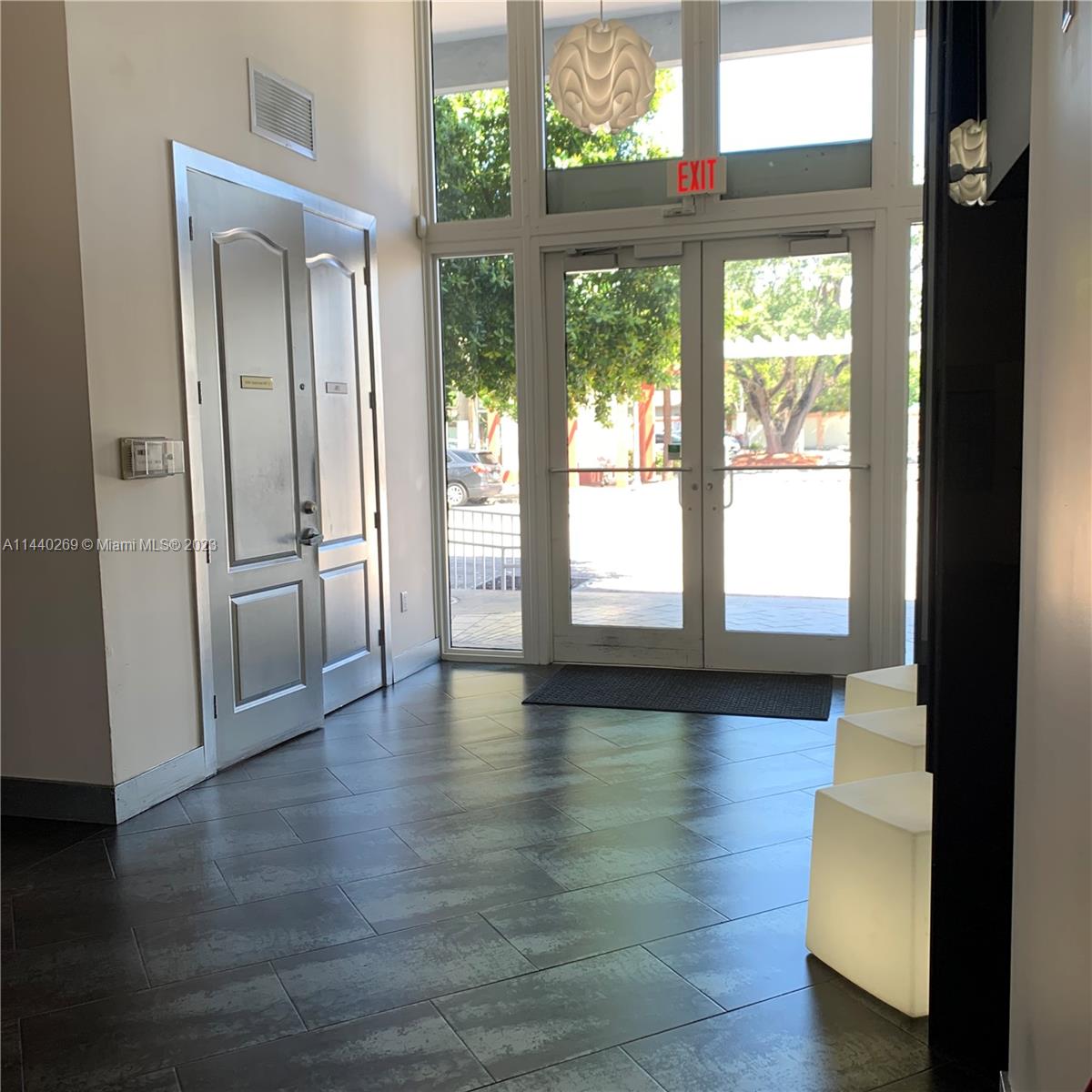 COCOSTYLE @ 3250 GRAND AV - Residential Lease