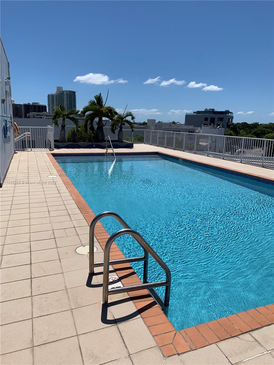 COCOSTYLE @ 3250 GRAND AV - Residential Lease