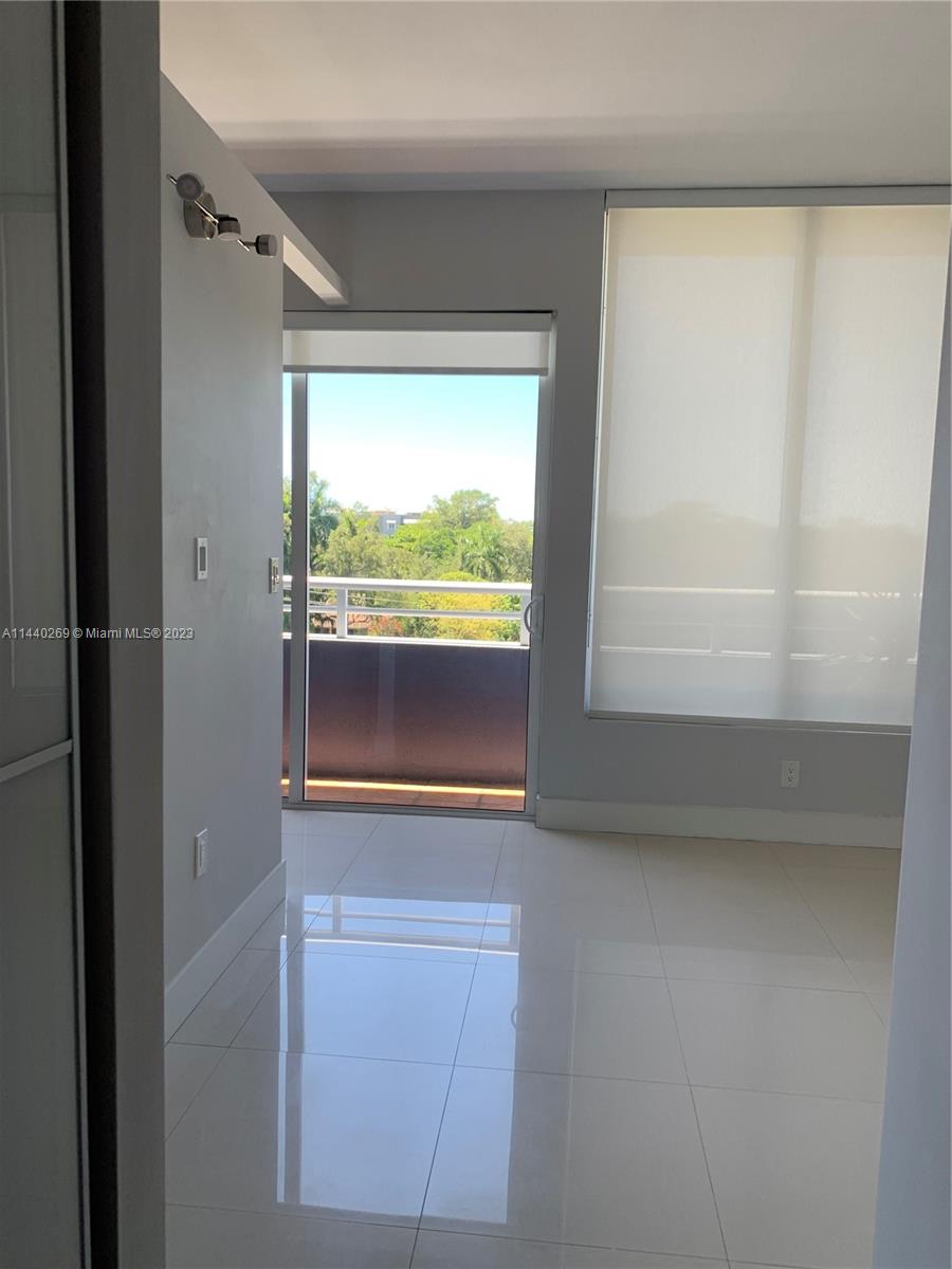 COCOSTYLE @ 3250 GRAND AV - Residential Lease