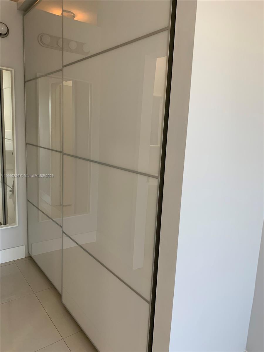 COCOSTYLE @ 3250 GRAND AV - Residential Lease