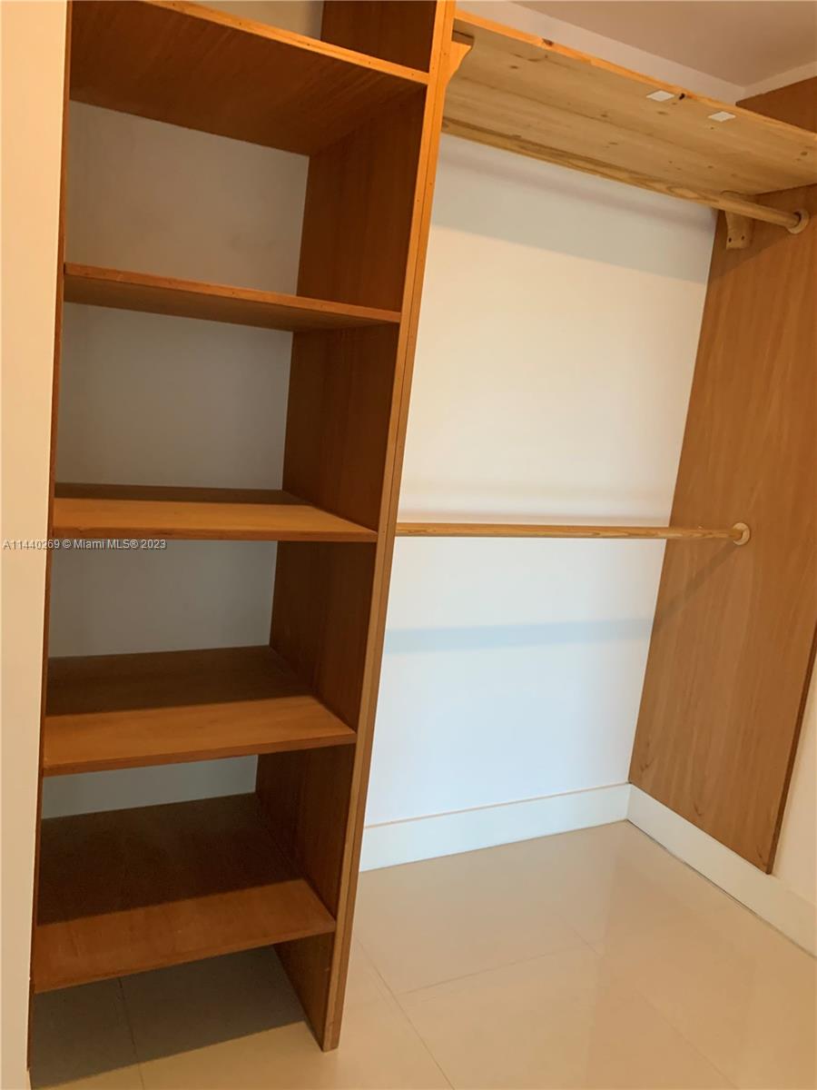 COCOSTYLE @ 3250 GRAND AV - Residential Lease