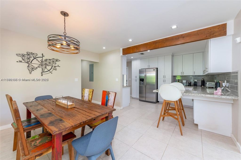 Photo of 510 SW 16th Ct, Fort Lauderdale, FL 33315 (MLS # A11830198)