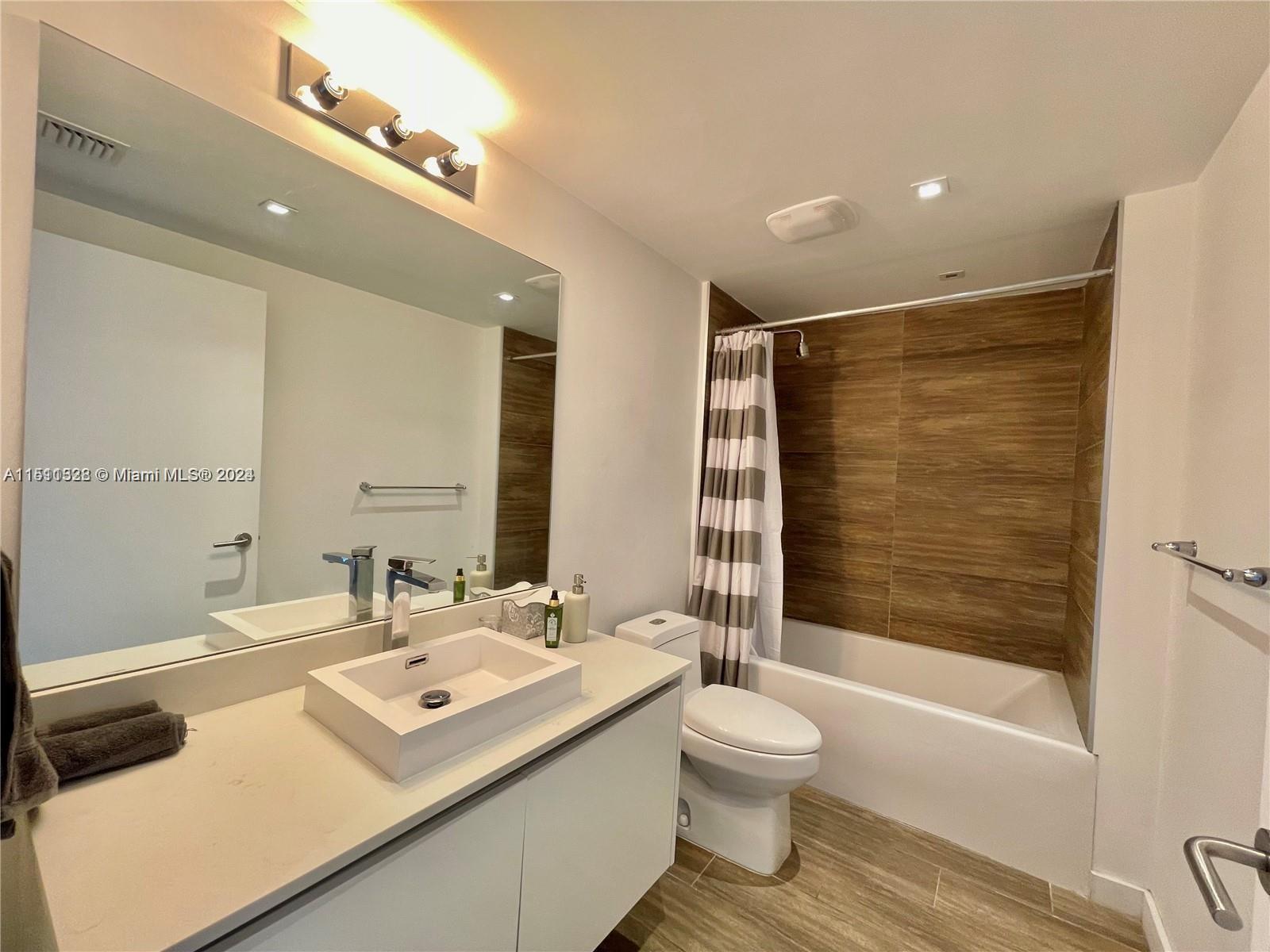 LE PARC AT BRICKELL CONDO - Residential