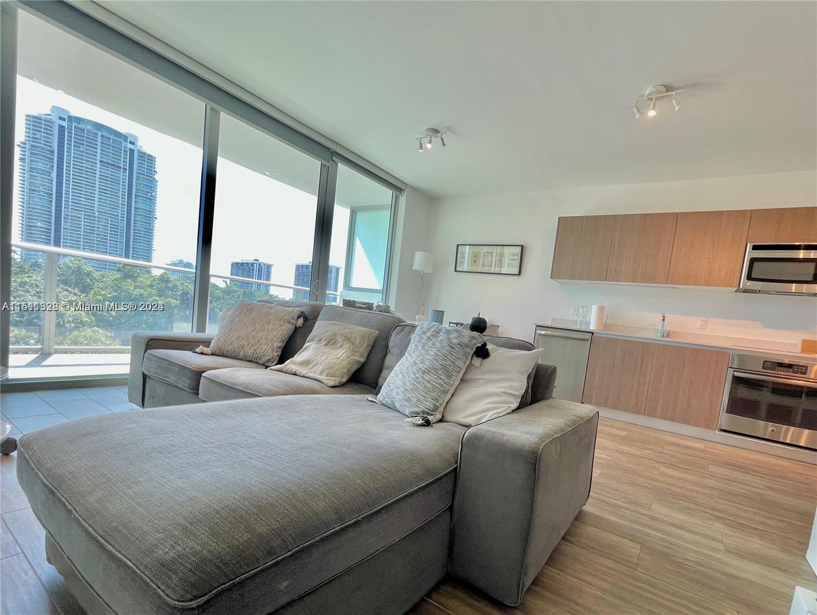 LE PARC AT BRICKELL CONDO - Residential