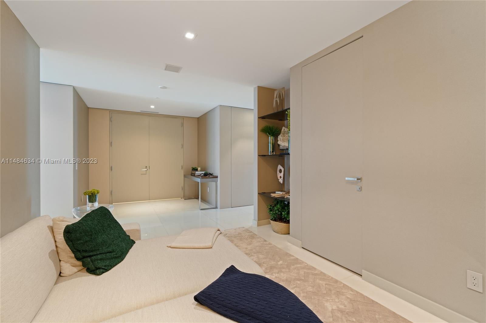 18975 COLLINS CONDO - Residential