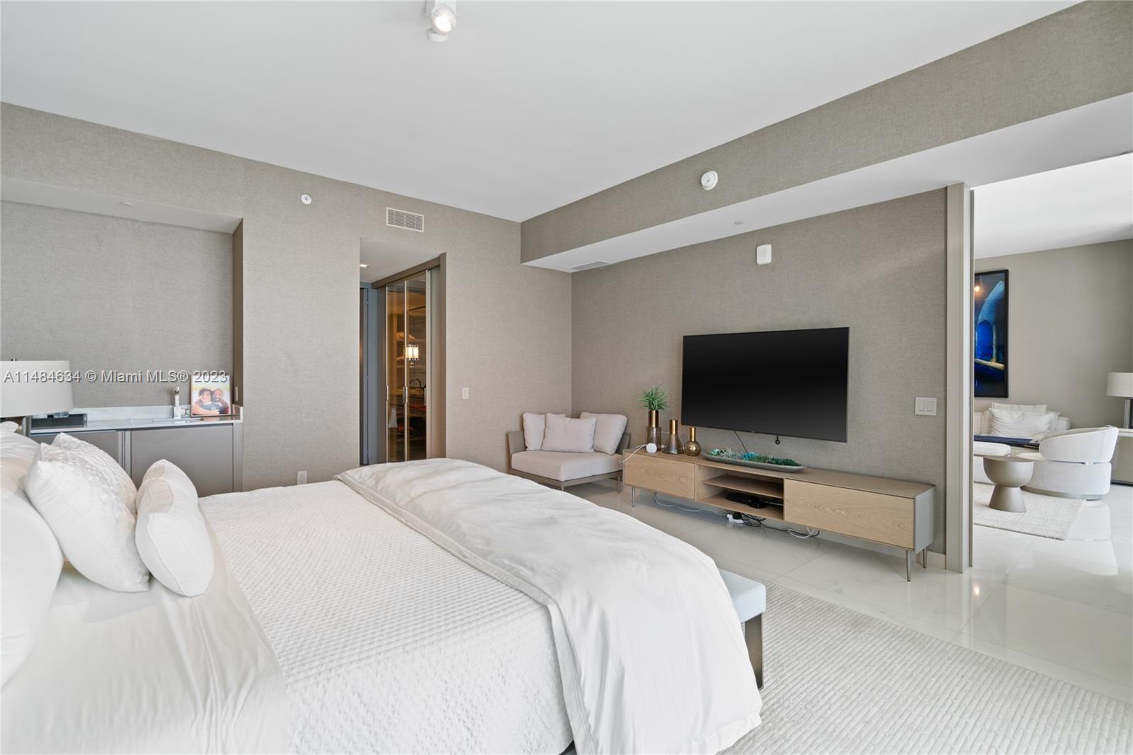 18975 COLLINS CONDO - Residential