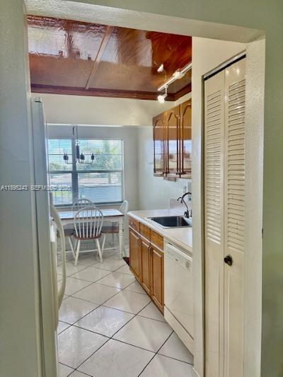 FAIRWAYS OF TAMARAC CONDO - Residential