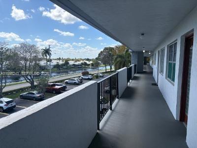 FAIRWAYS OF TAMARAC CONDO - Residential