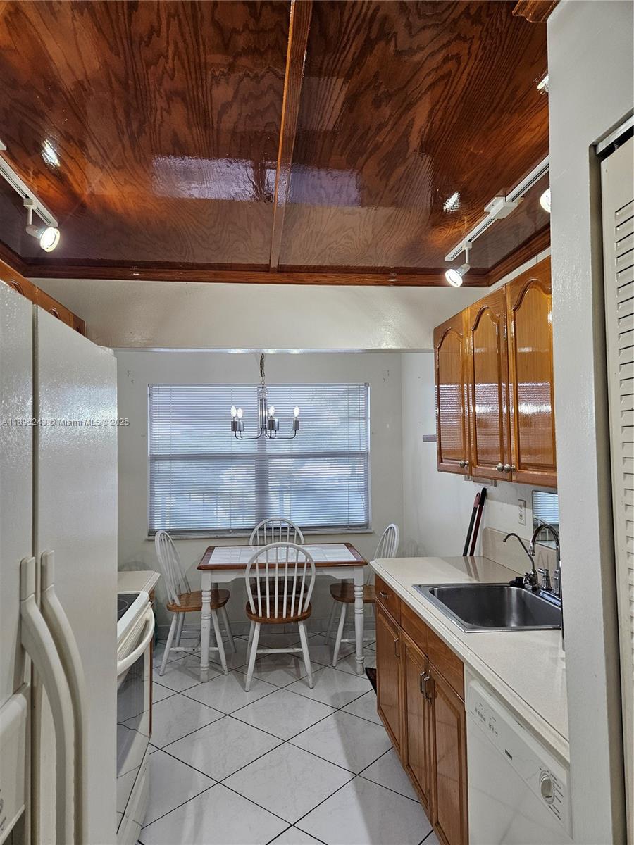 FAIRWAYS OF TAMARAC CONDO - Residential