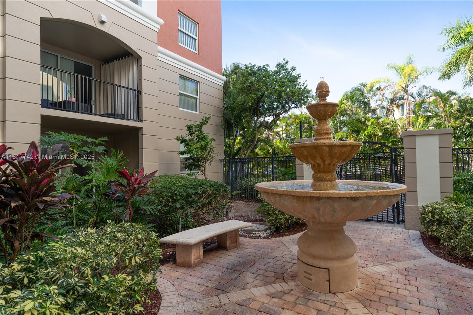 PORTO BELLAGIO CONDO - Residential