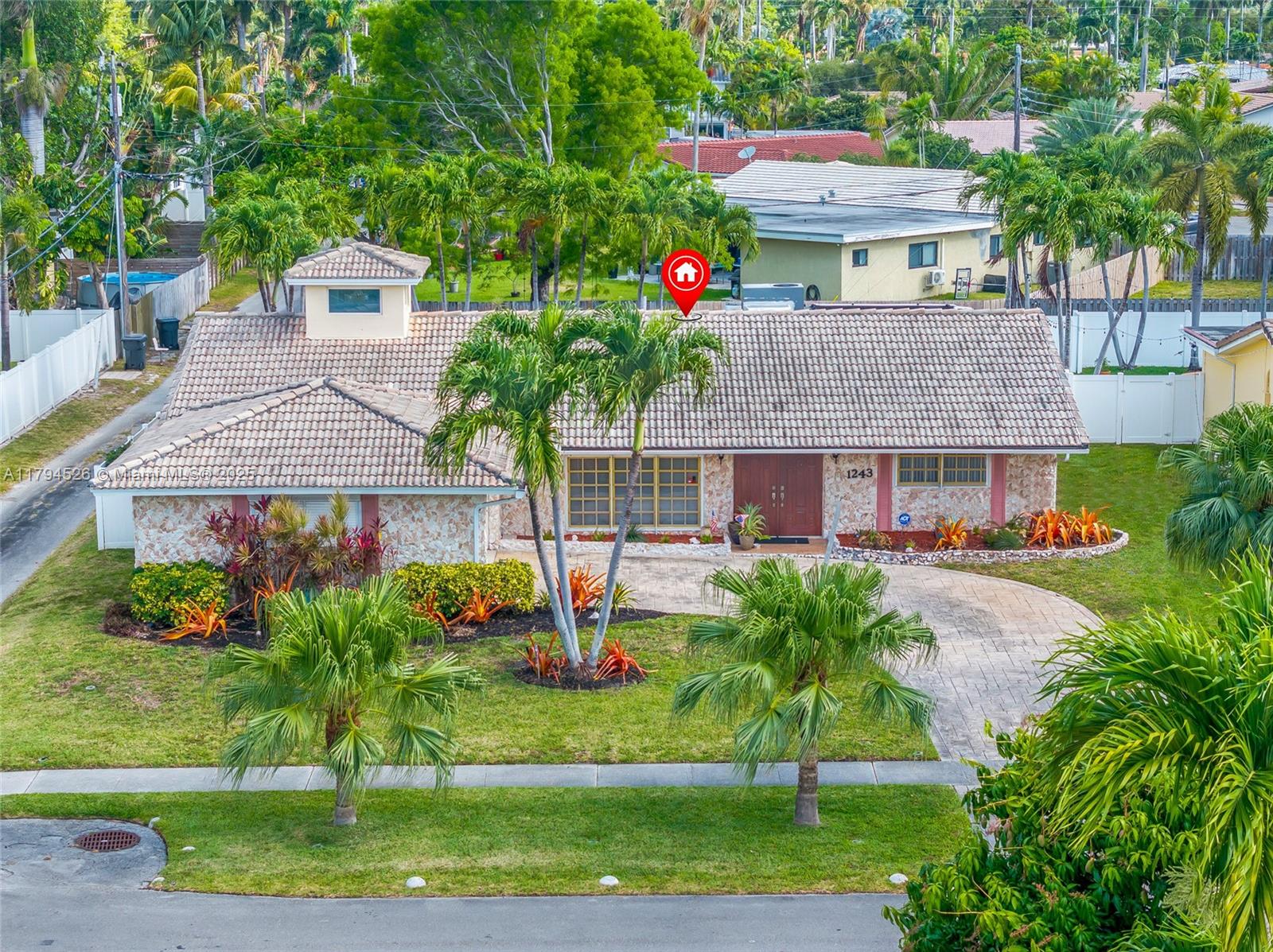 HOLLYWOOD GOLF ESTATES SE - Residential