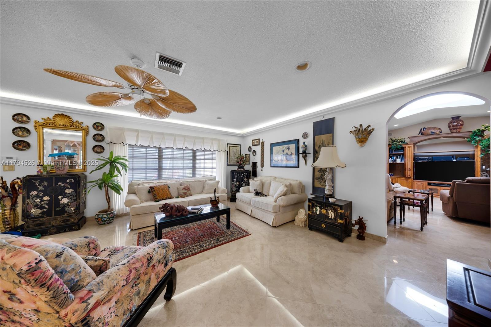 HOLLYWOOD GOLF ESTATES SE - Residential