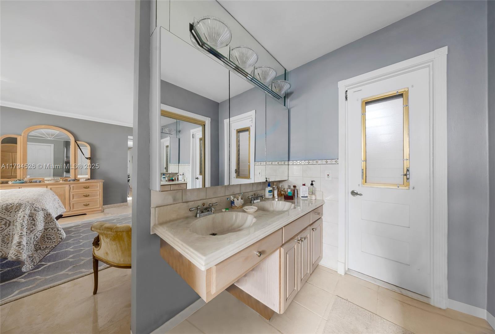 HOLLYWOOD GOLF ESTATES SE - Residential