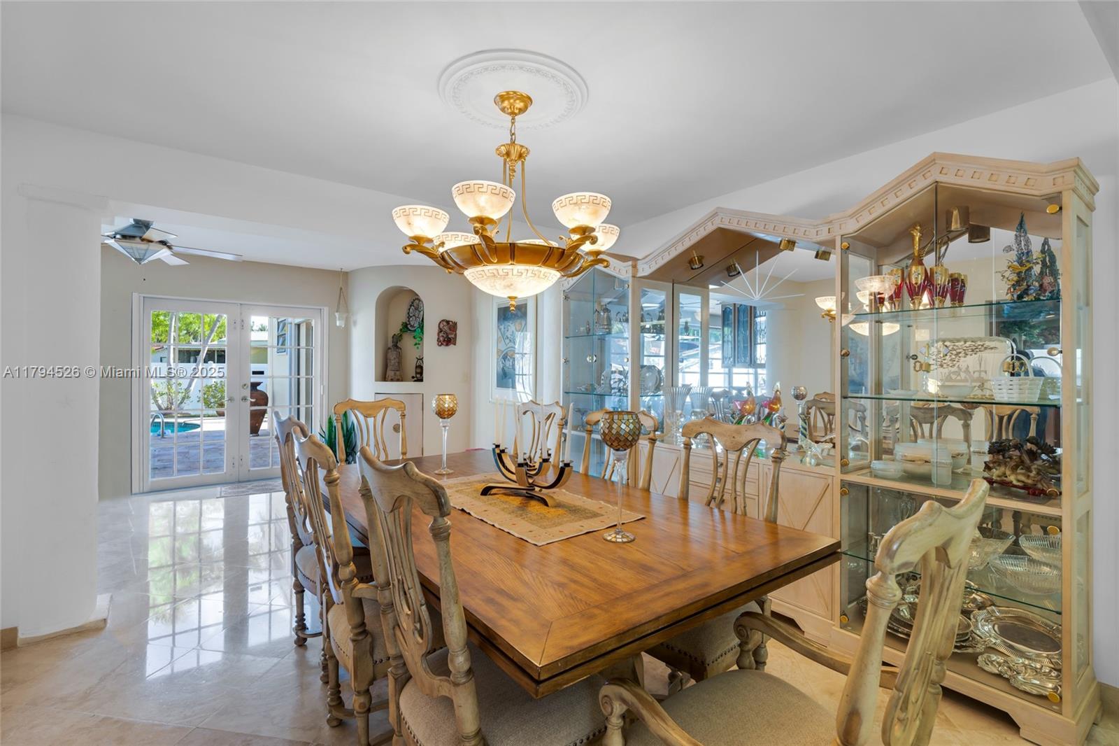 HOLLYWOOD GOLF ESTATES SE - Residential