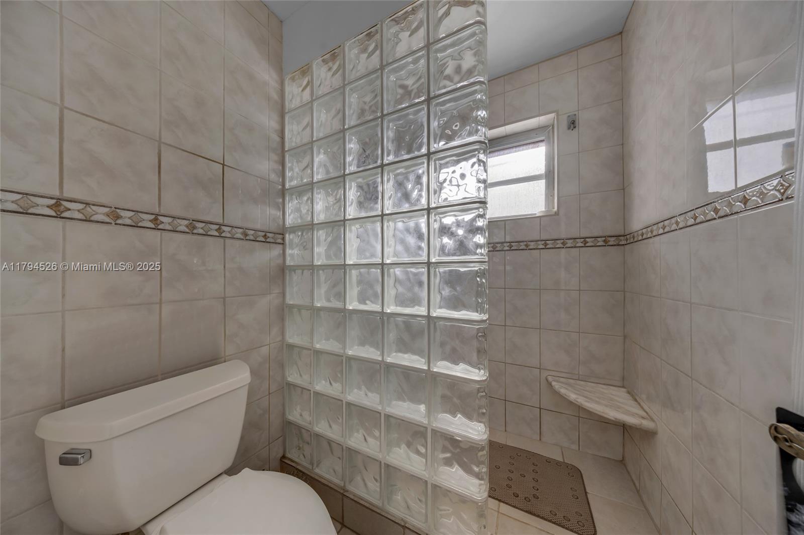 HOLLYWOOD GOLF ESTATES SE - Residential