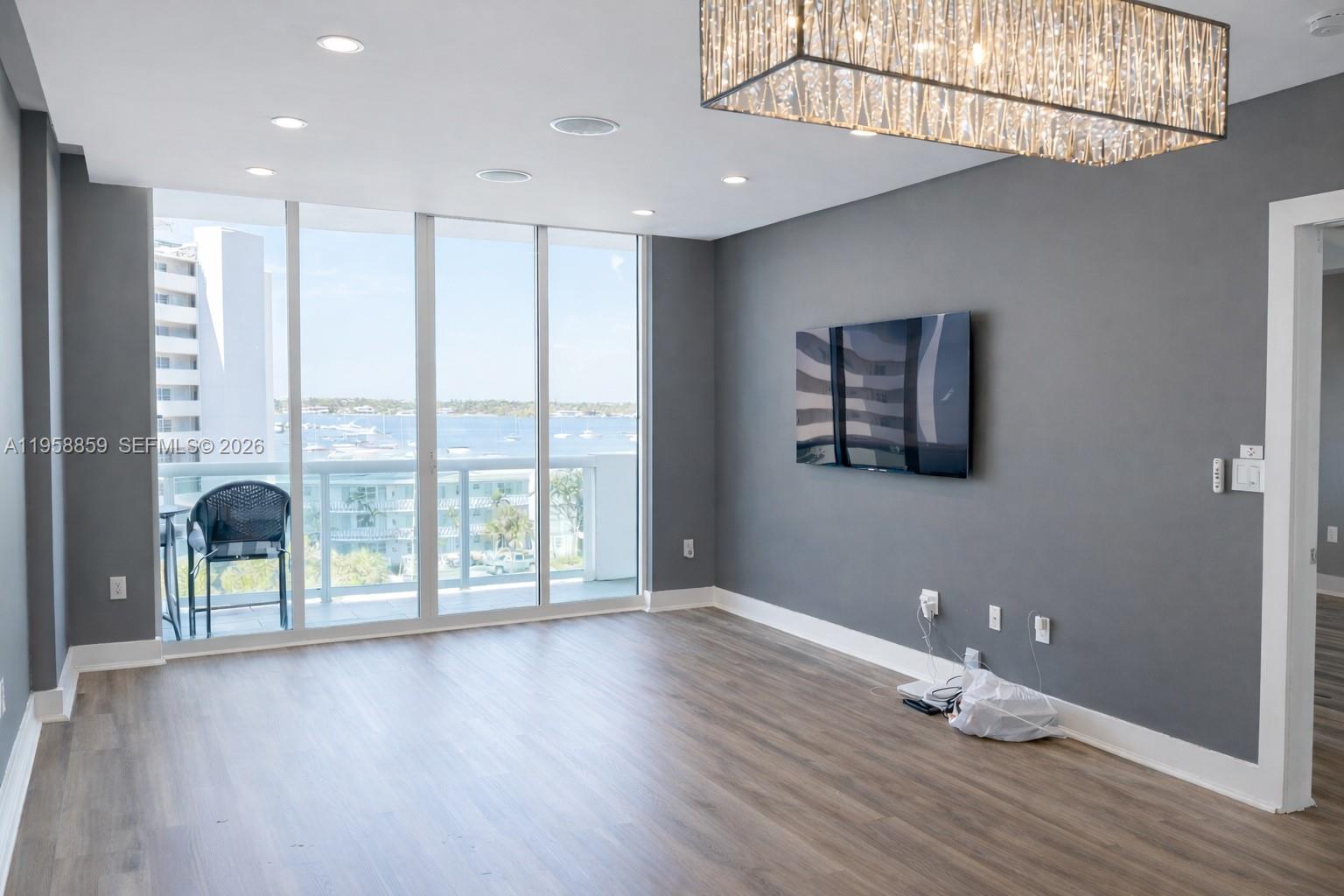 360 CONDO A - Residential