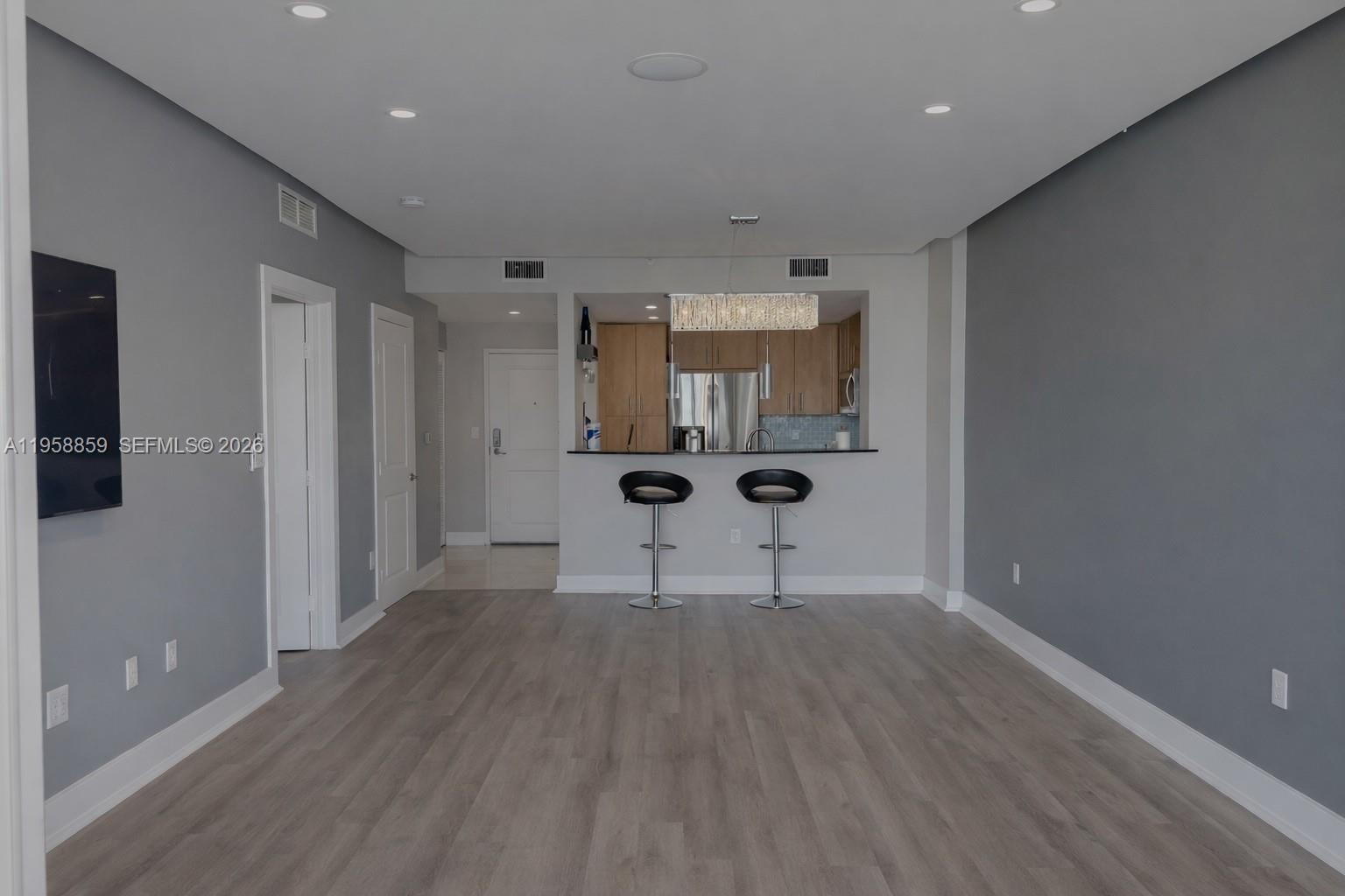 360 CONDO A - Residential