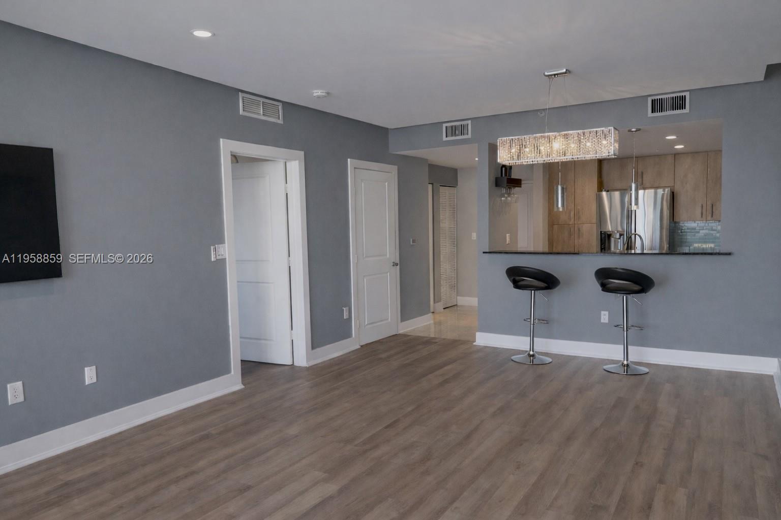 360 CONDO A - Residential