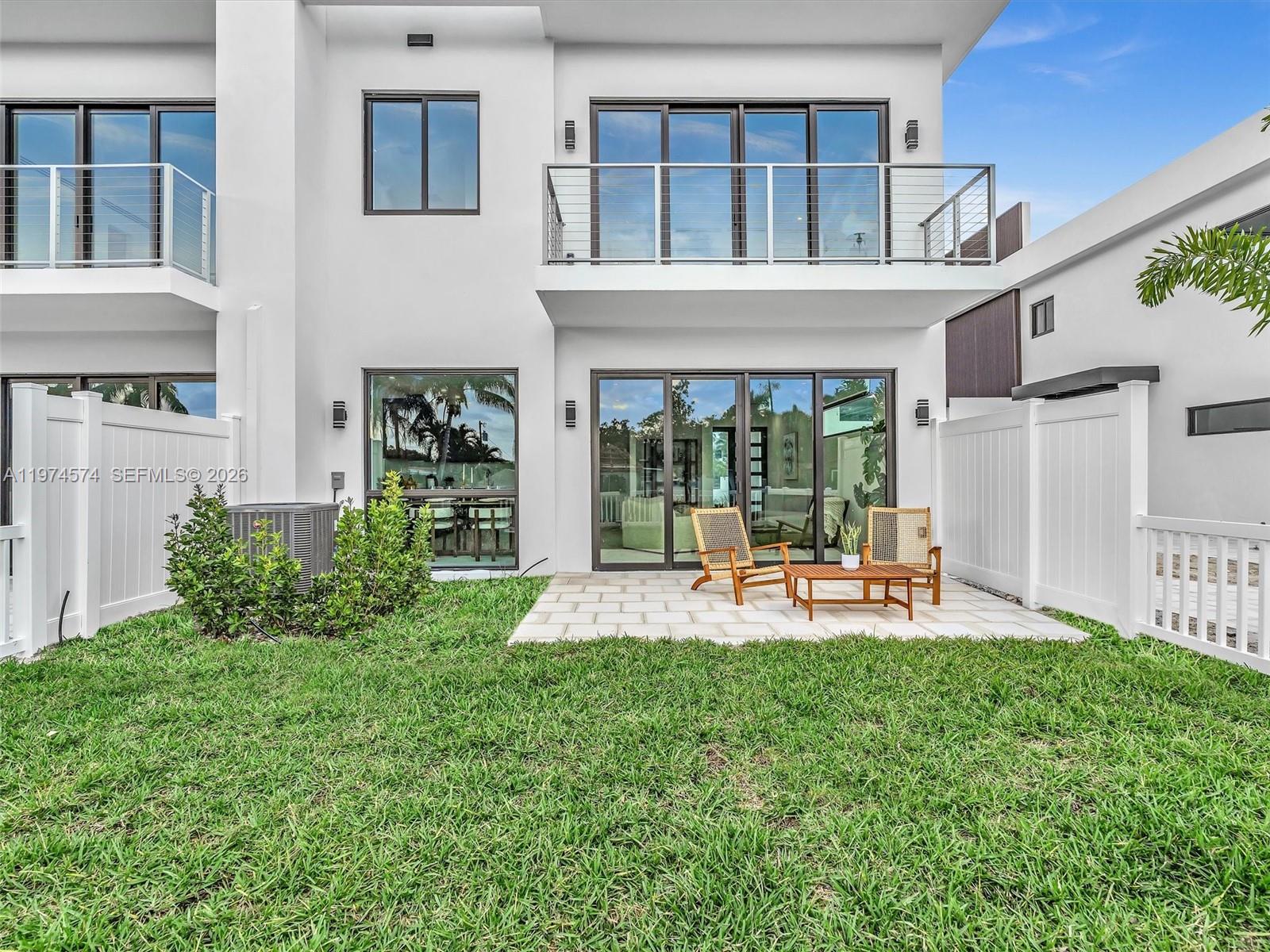 H20 DANIA BEACH - Residential