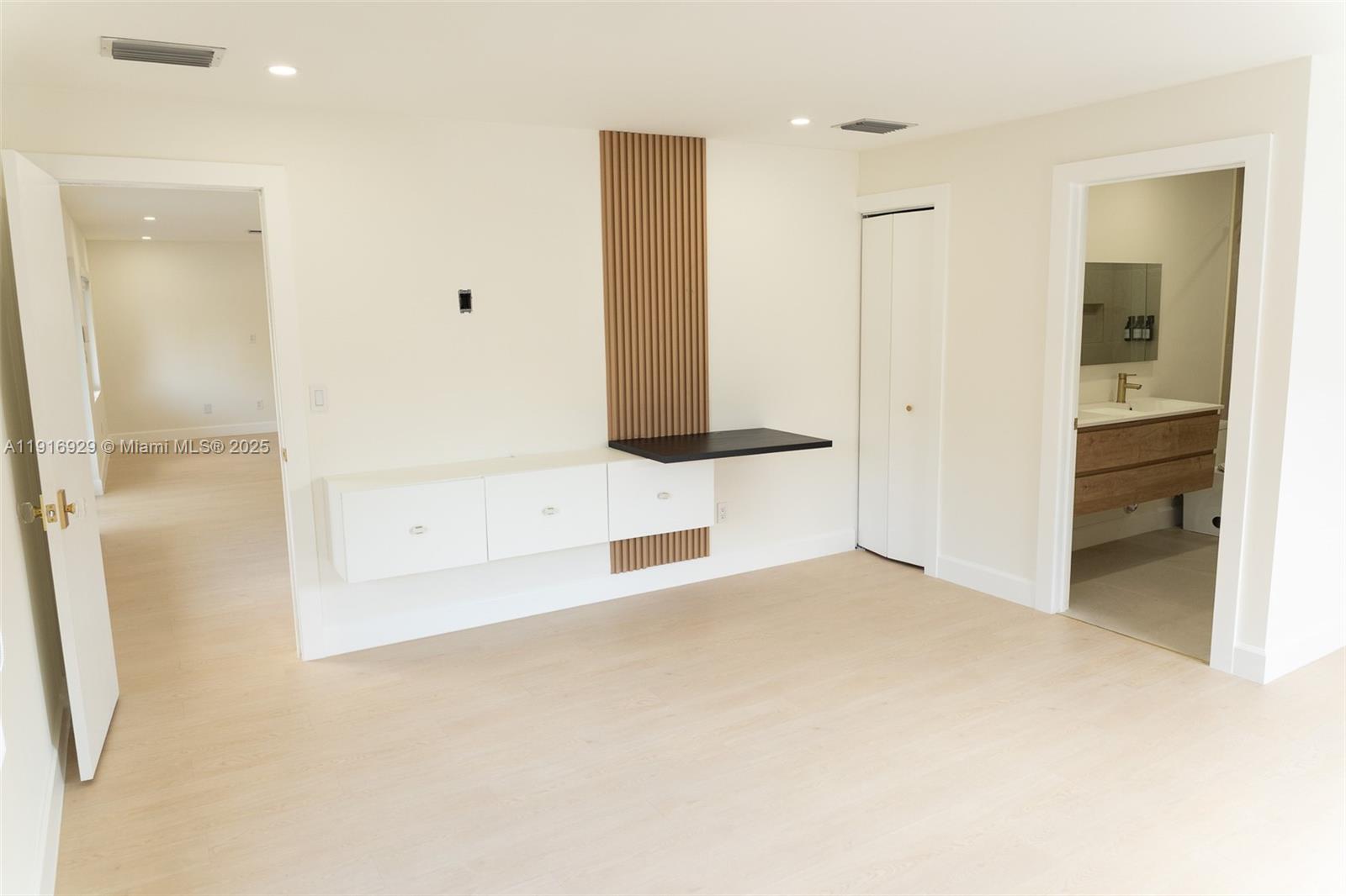 WESTWIND LAKES SEC 1 - Residential