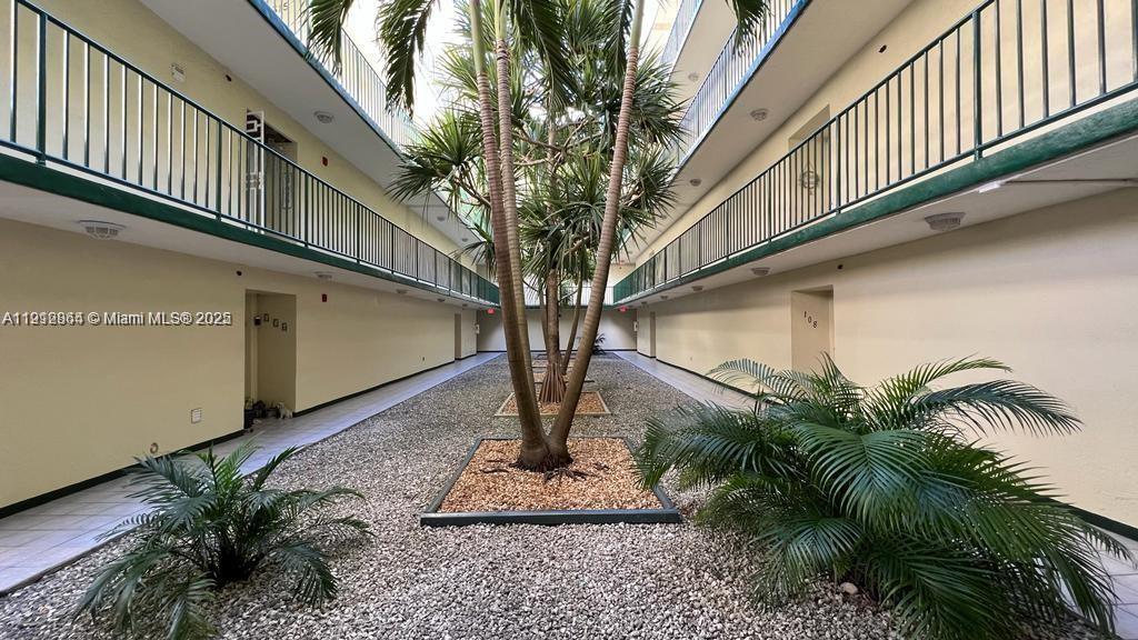 FLAMINGO COURT CONDO - Residential