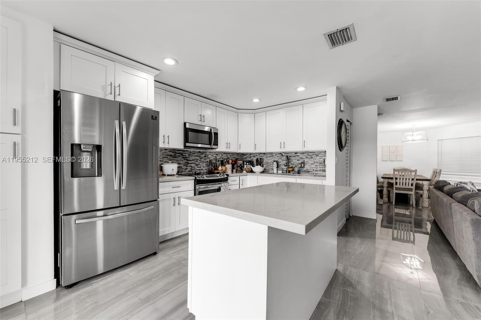 LAGO MAR 1ST ADDN - Residential