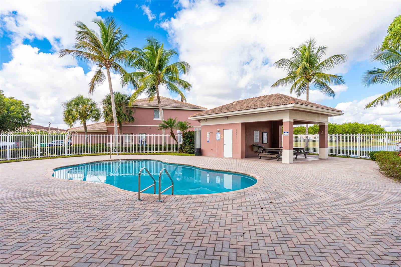 LAGO MAR 1ST ADDN - Residential