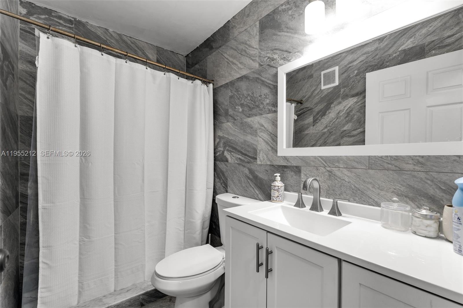 LAGO MAR 1ST ADDN - Residential