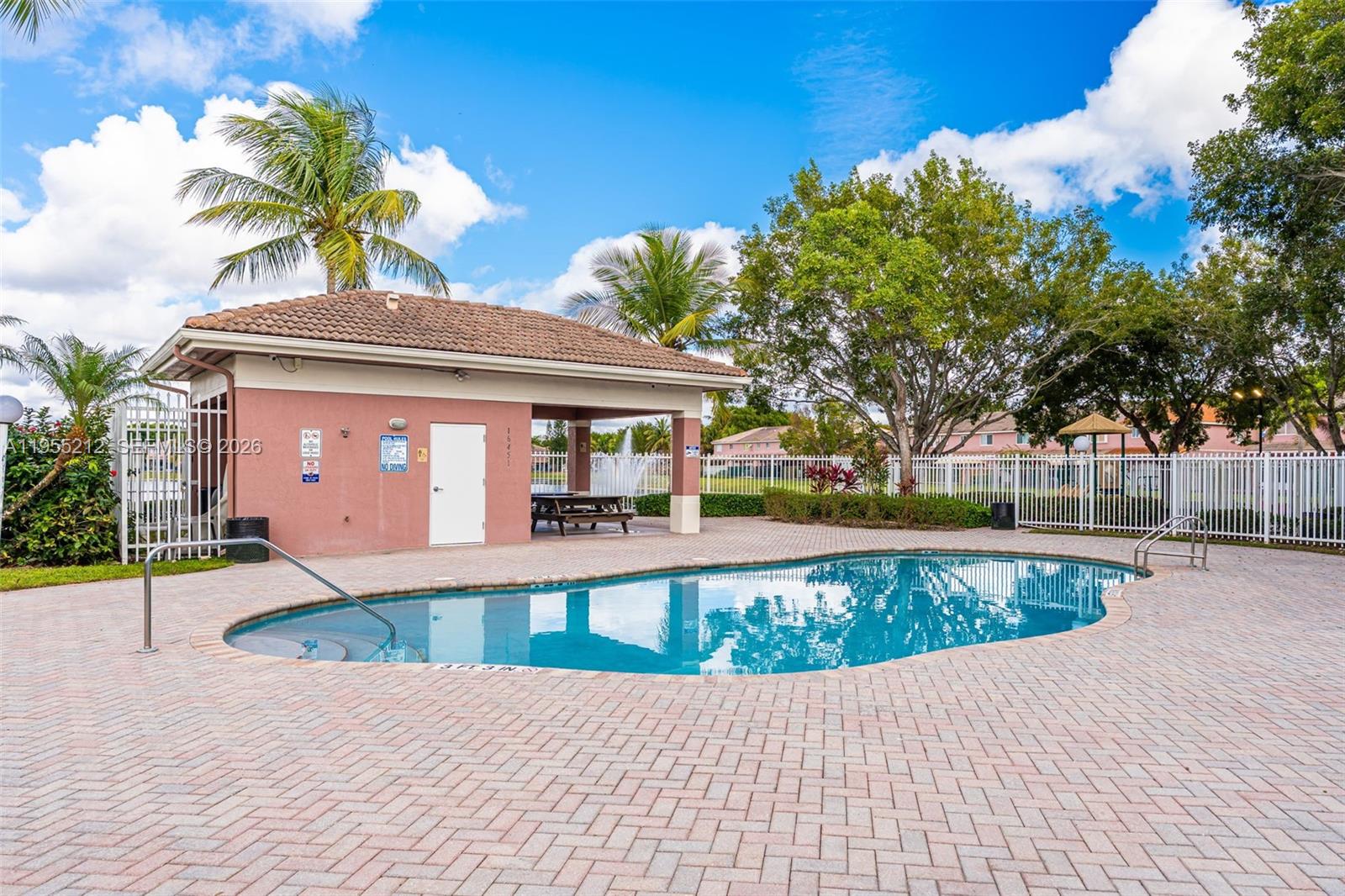 LAGO MAR 1ST ADDN - Residential