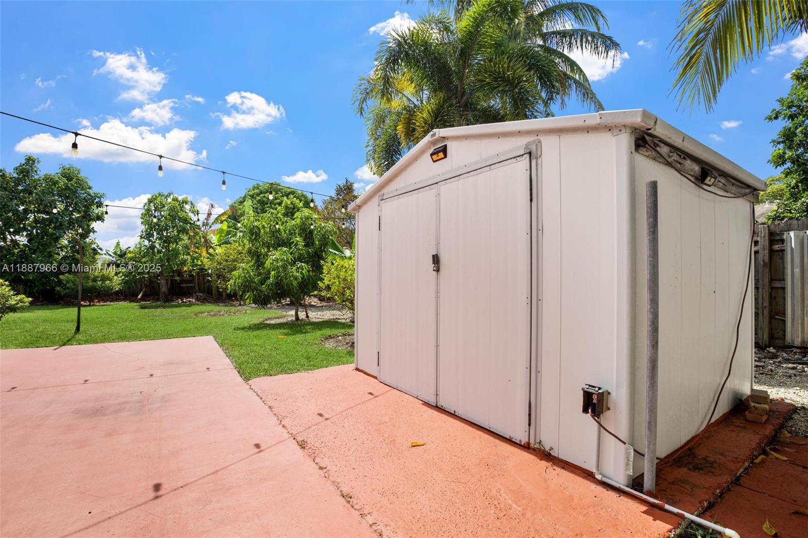 MEADOW WOOD MANOR SEC 7 - Residential