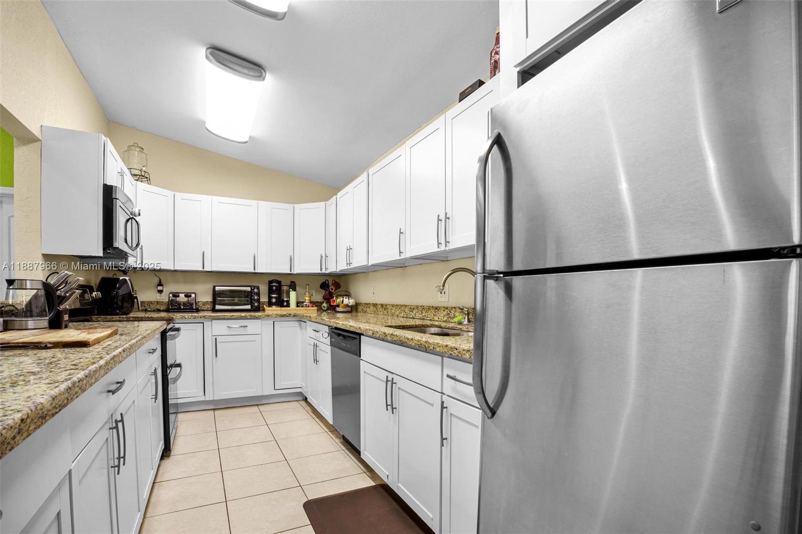 MEADOW WOOD MANOR SEC 7 - Residential