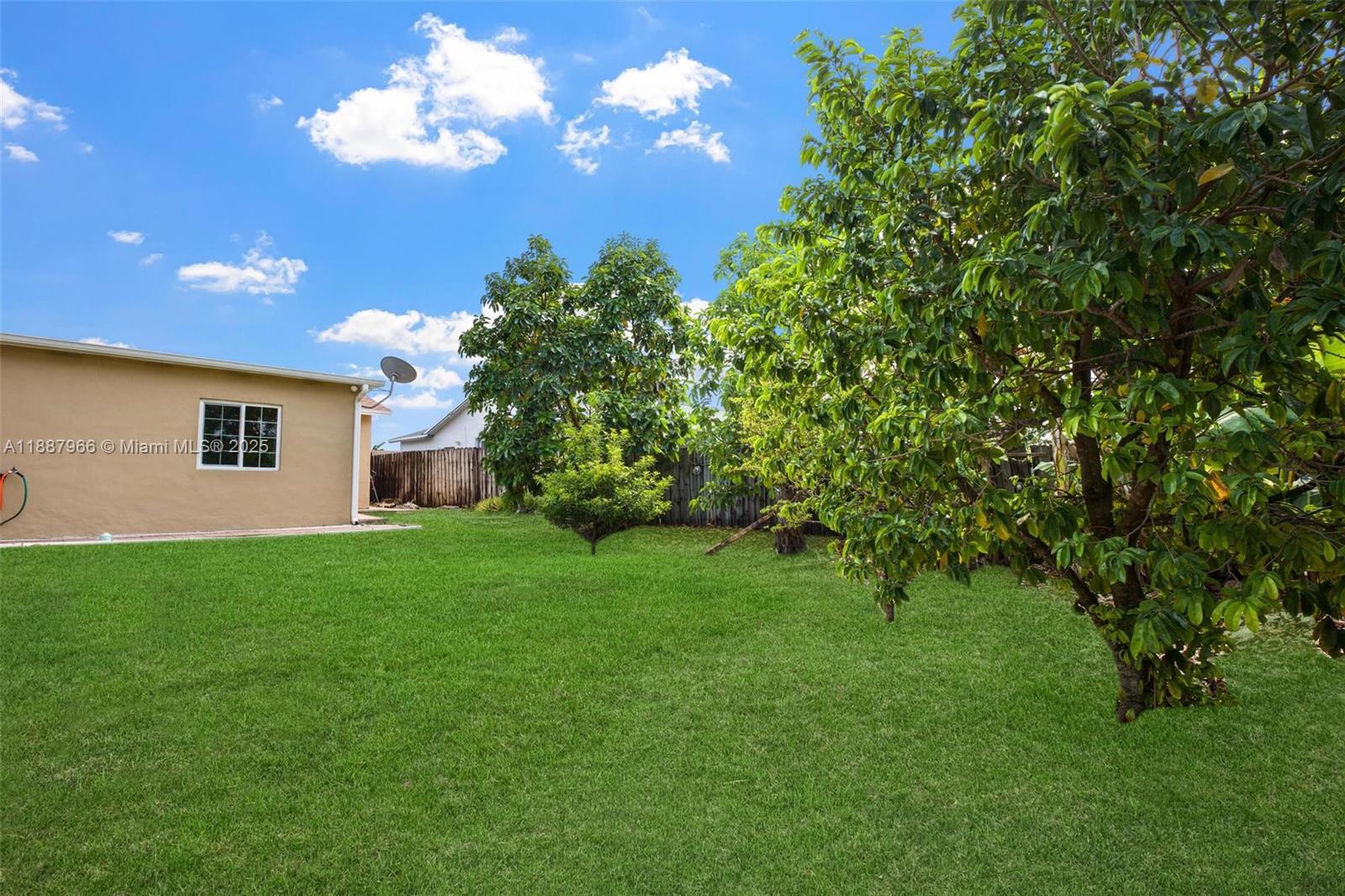 MEADOW WOOD MANOR SEC 7 - Residential