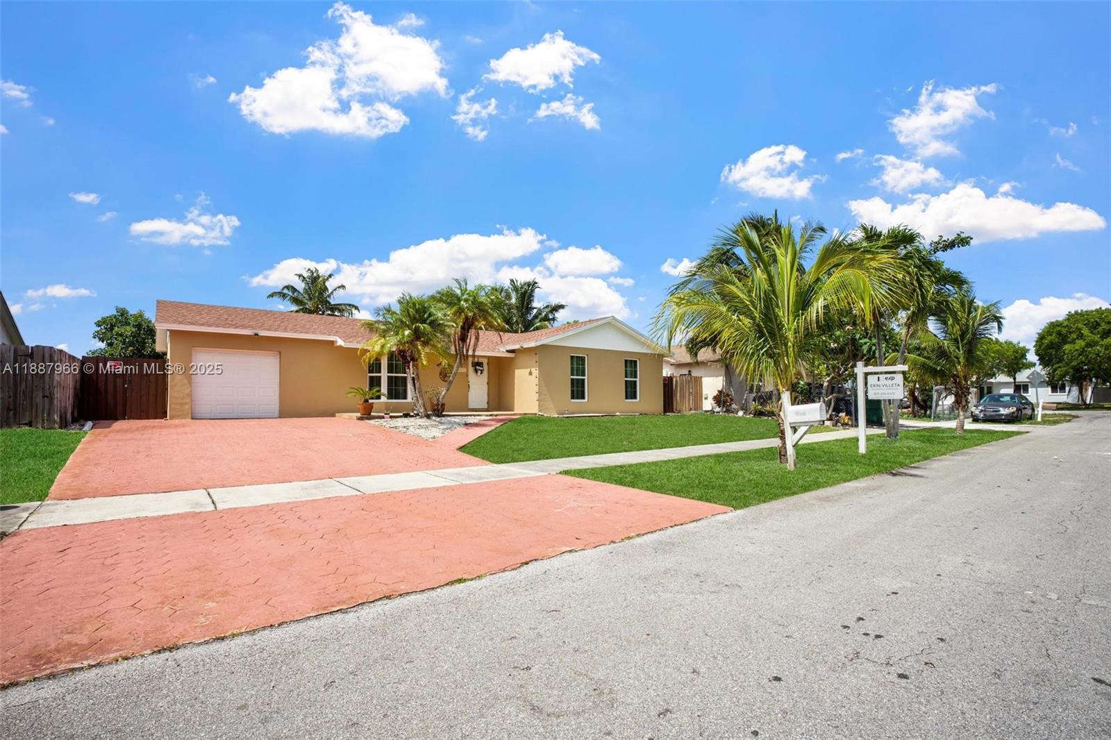 MEADOW WOOD MANOR SEC 7 - Residential