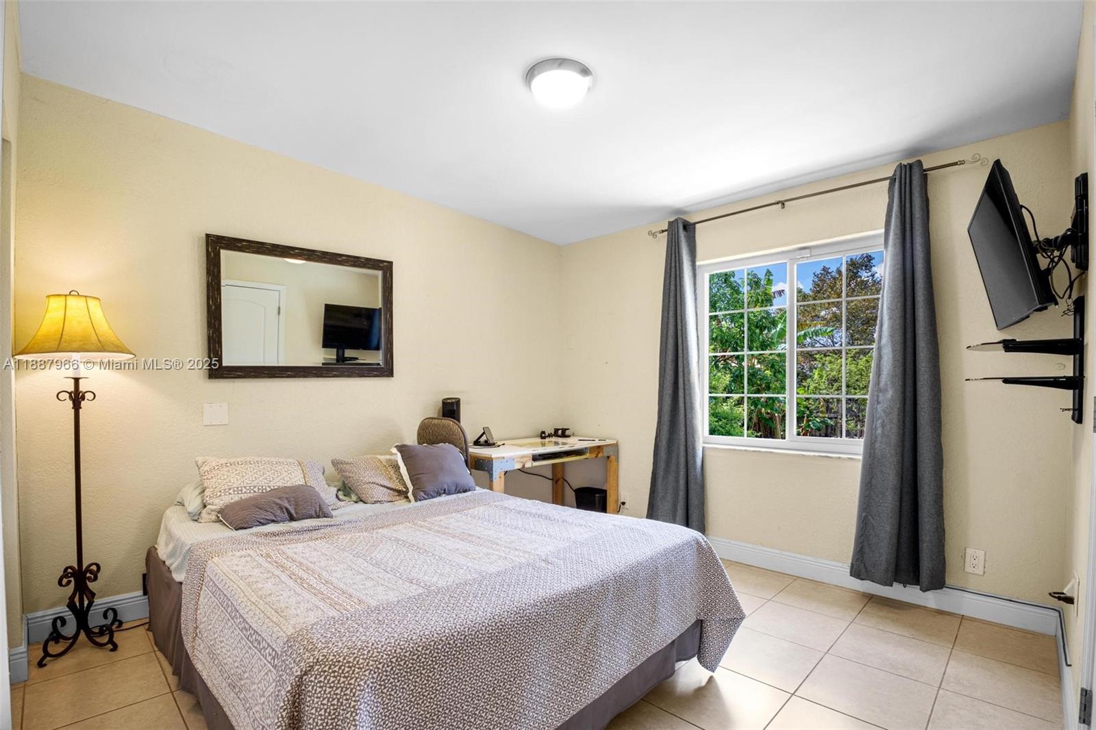 MEADOW WOOD MANOR SEC 7 - Residential