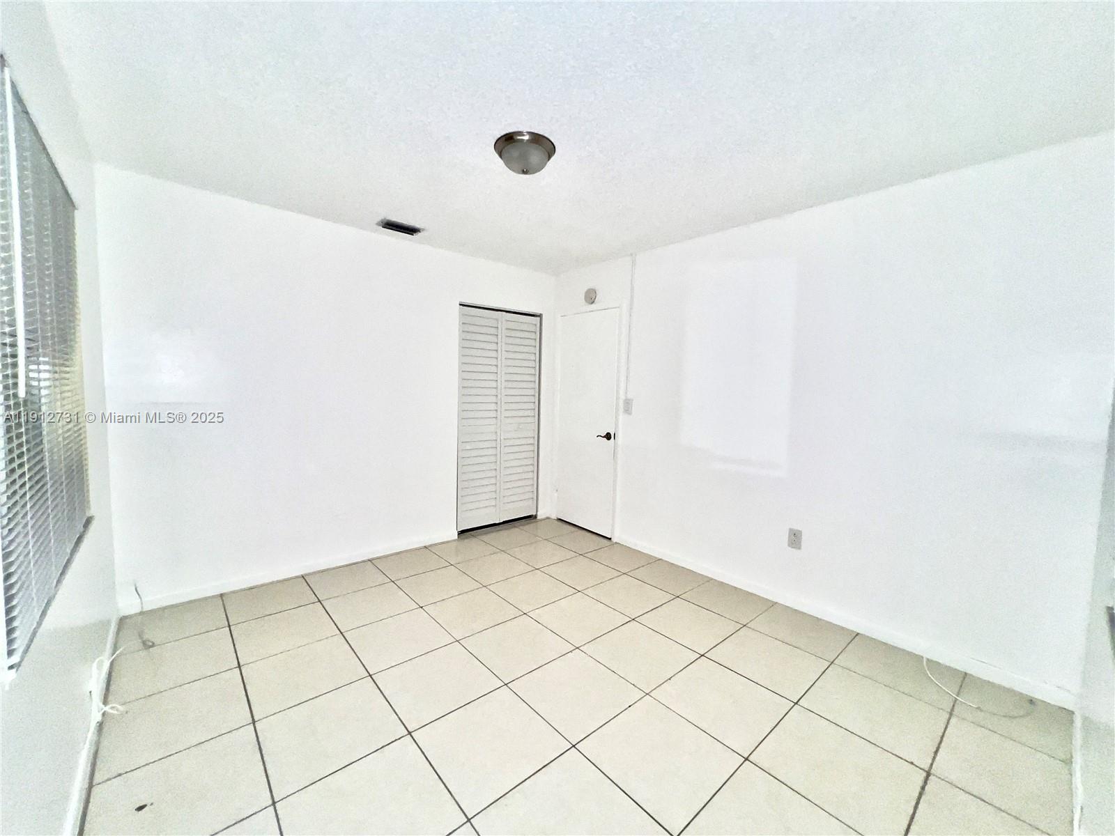 LAWRENCE ESTATE EAST ADDN - Residential Lease