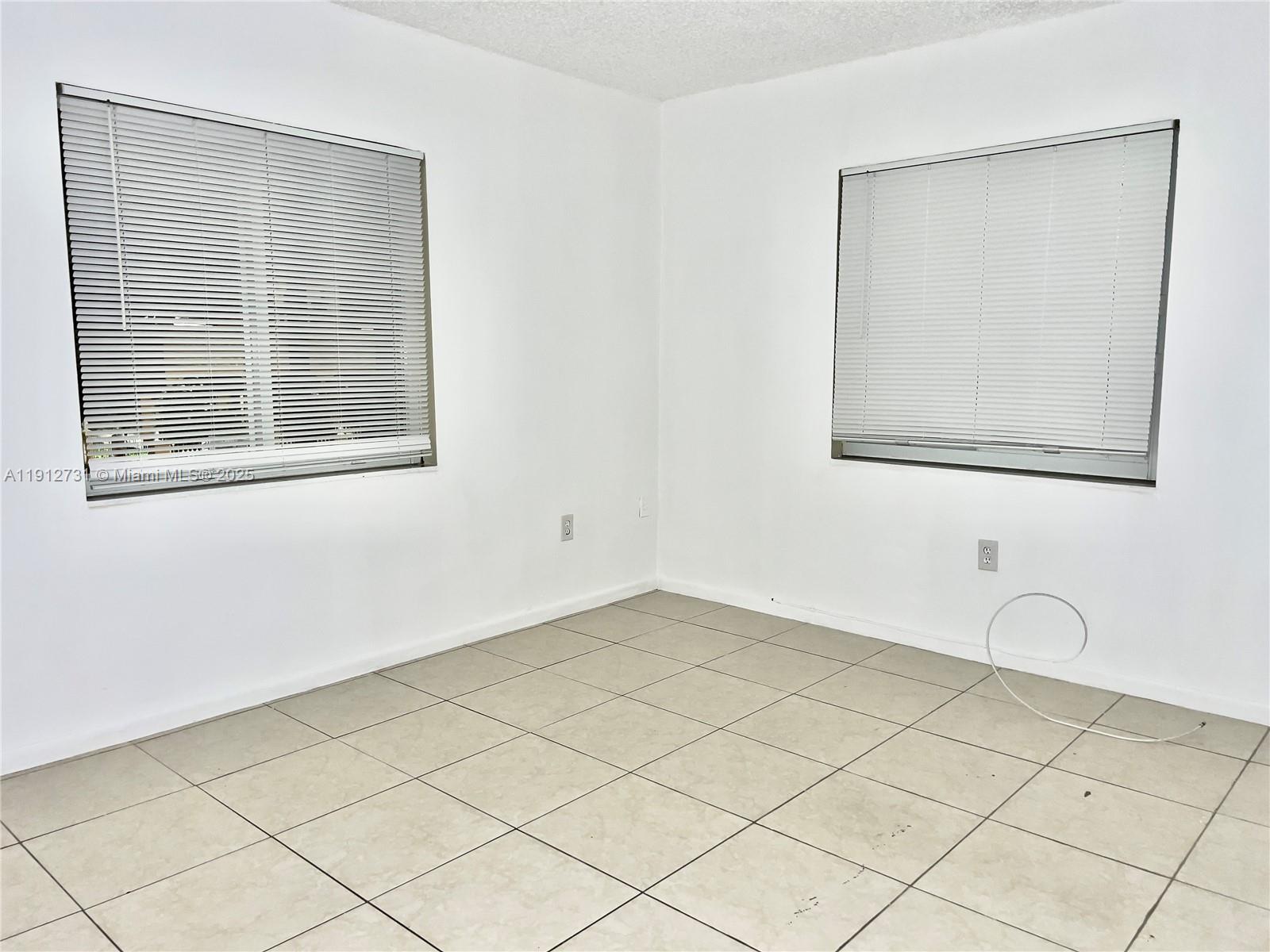 LAWRENCE ESTATE EAST ADDN - Residential Lease