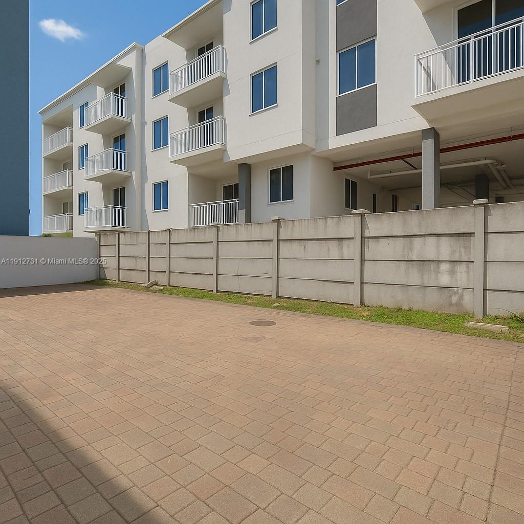 LAWRENCE ESTATE EAST ADDN - Residential Lease