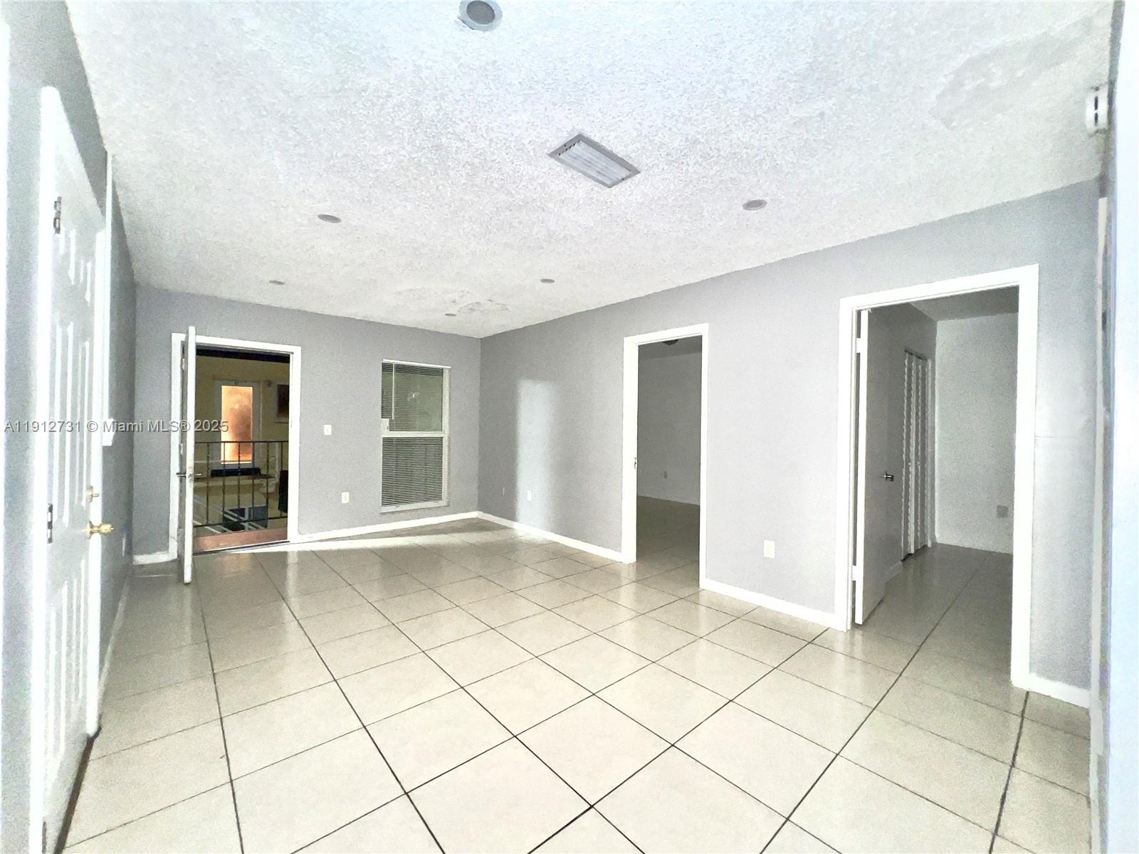 LAWRENCE ESTATE EAST ADDN - Residential Lease