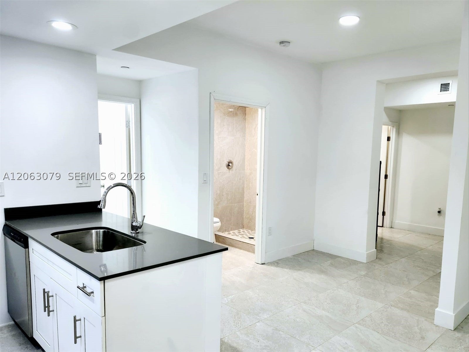 580 NW 34th St 1