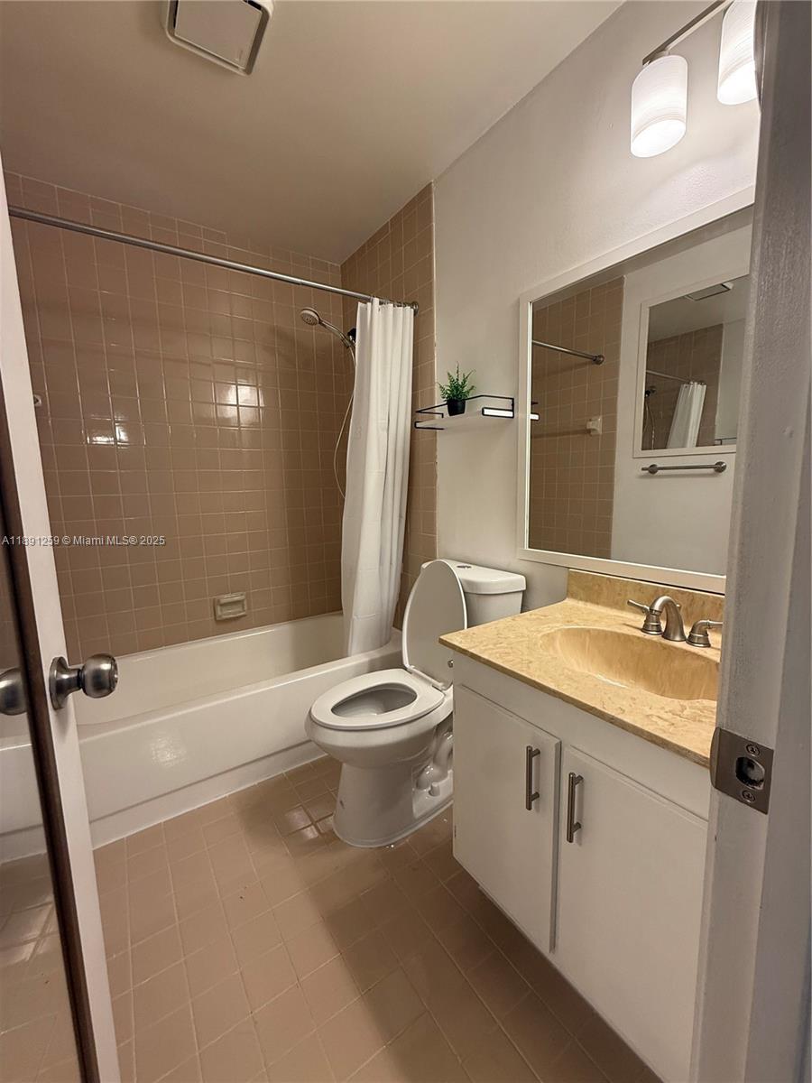 ROYAL GRENADIER CONDO - Residential Lease