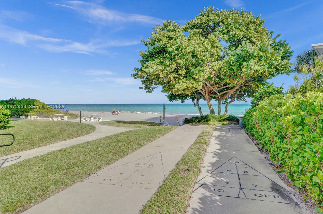 LEISURE TOWERS CONDO - Residential