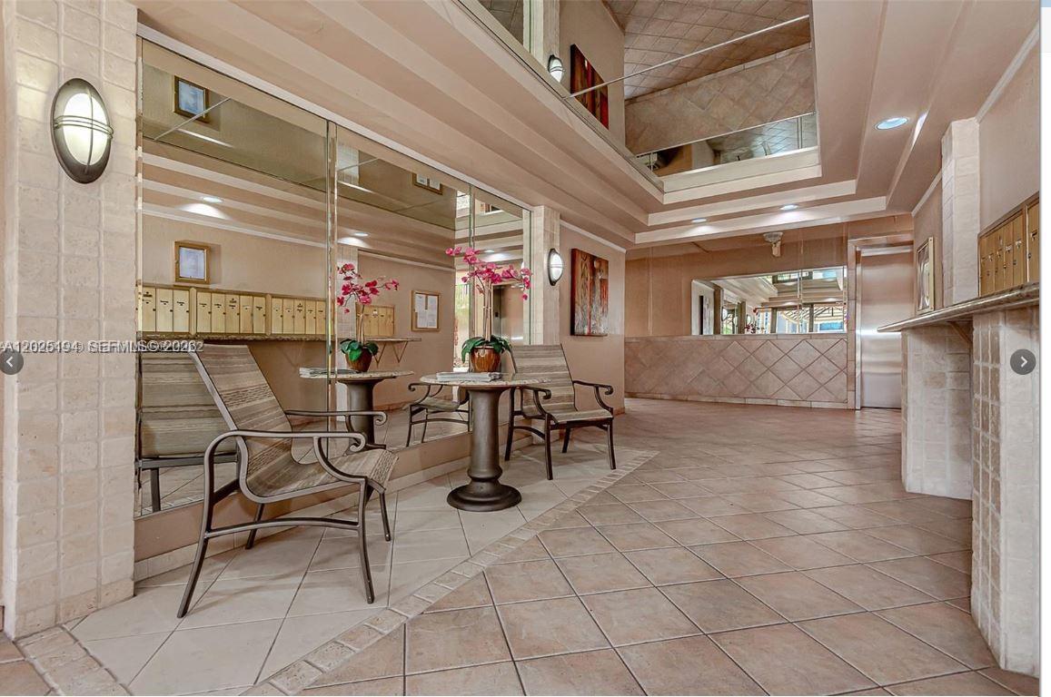 EMERALD HILLS C C APTS CO - Residential