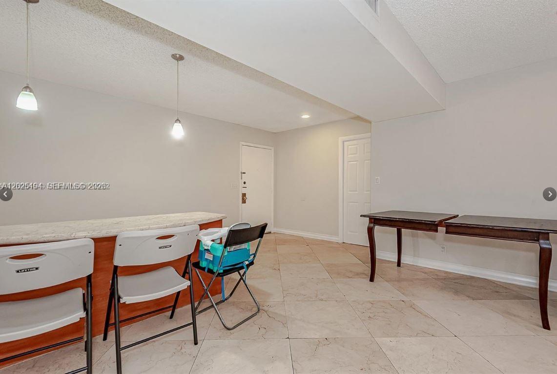 EMERALD HILLS C C APTS CO - Residential