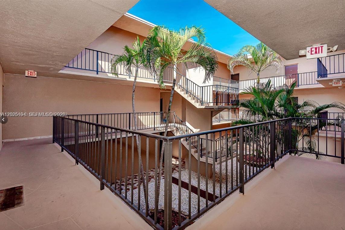 EMERALD HILLS C C APTS CO - Residential