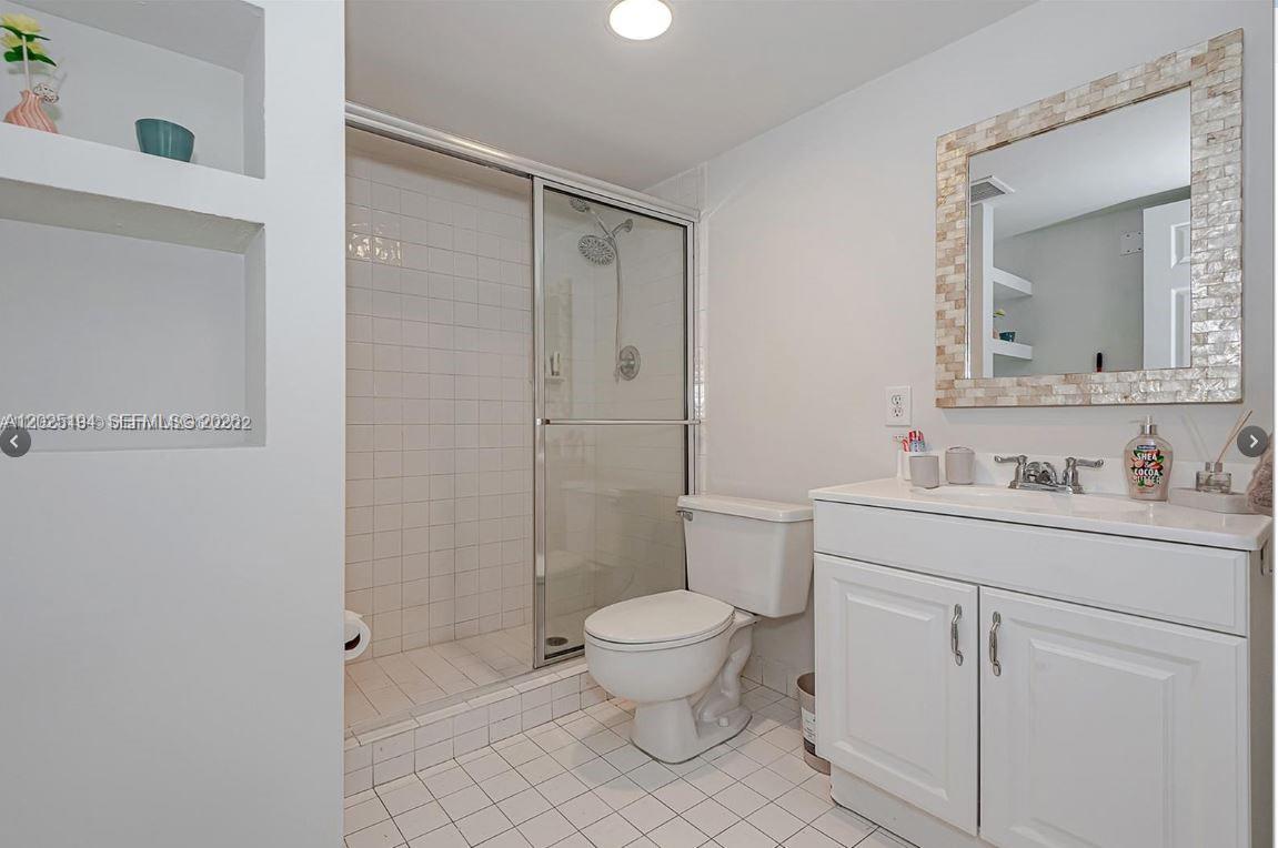 EMERALD HILLS C C APTS CO - Residential