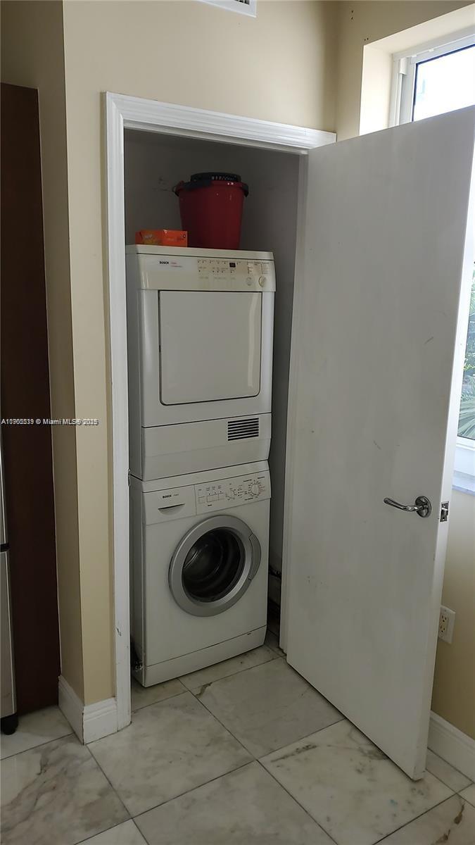 TURNBERRY VILLAGE SO TOWE - Residential