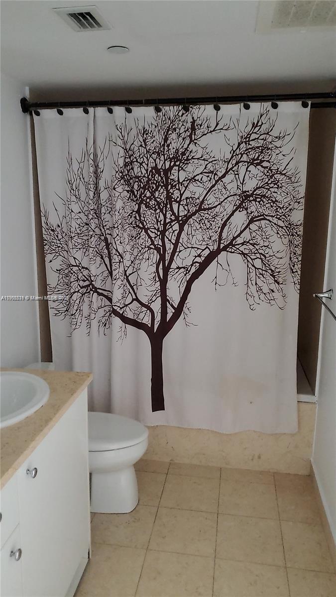 TURNBERRY VILLAGE SO TOWE - Residential